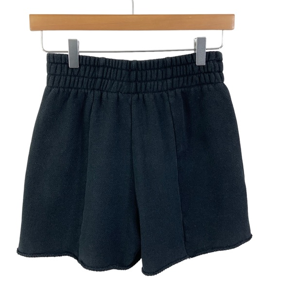 GOOD AMERICAN Shorts Raw Edge Hem Black Sweatshorts Pockets Comfy Size M D24 - Picture 3 of 6
